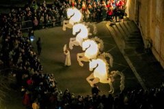 Fest'Hiver 2023 - Montmorillon (86) - Vue aérienne - Compagnie des Quidams - Spectacle Fiers à cheval.