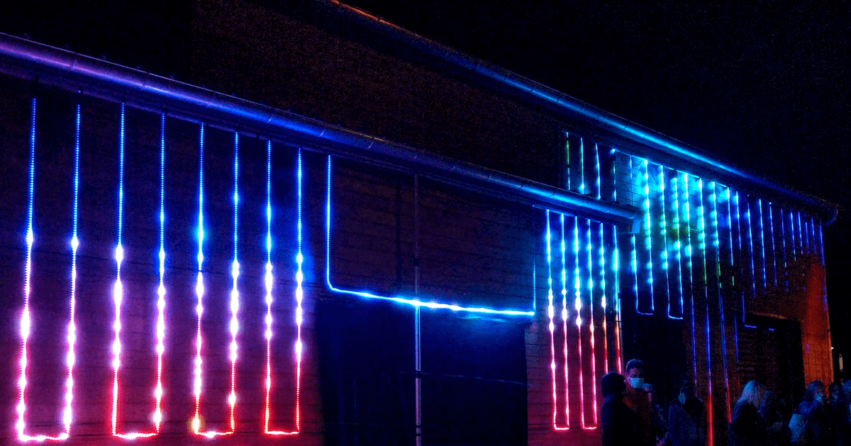 La Station - Châtellerault (86) - Mise en lumière au moyen de 30 bandes (rubans) LED.